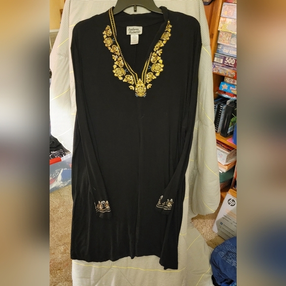 Anthony Edwards 2X Black Embroidered Accented Tunic Style - Picture 1 of 6
